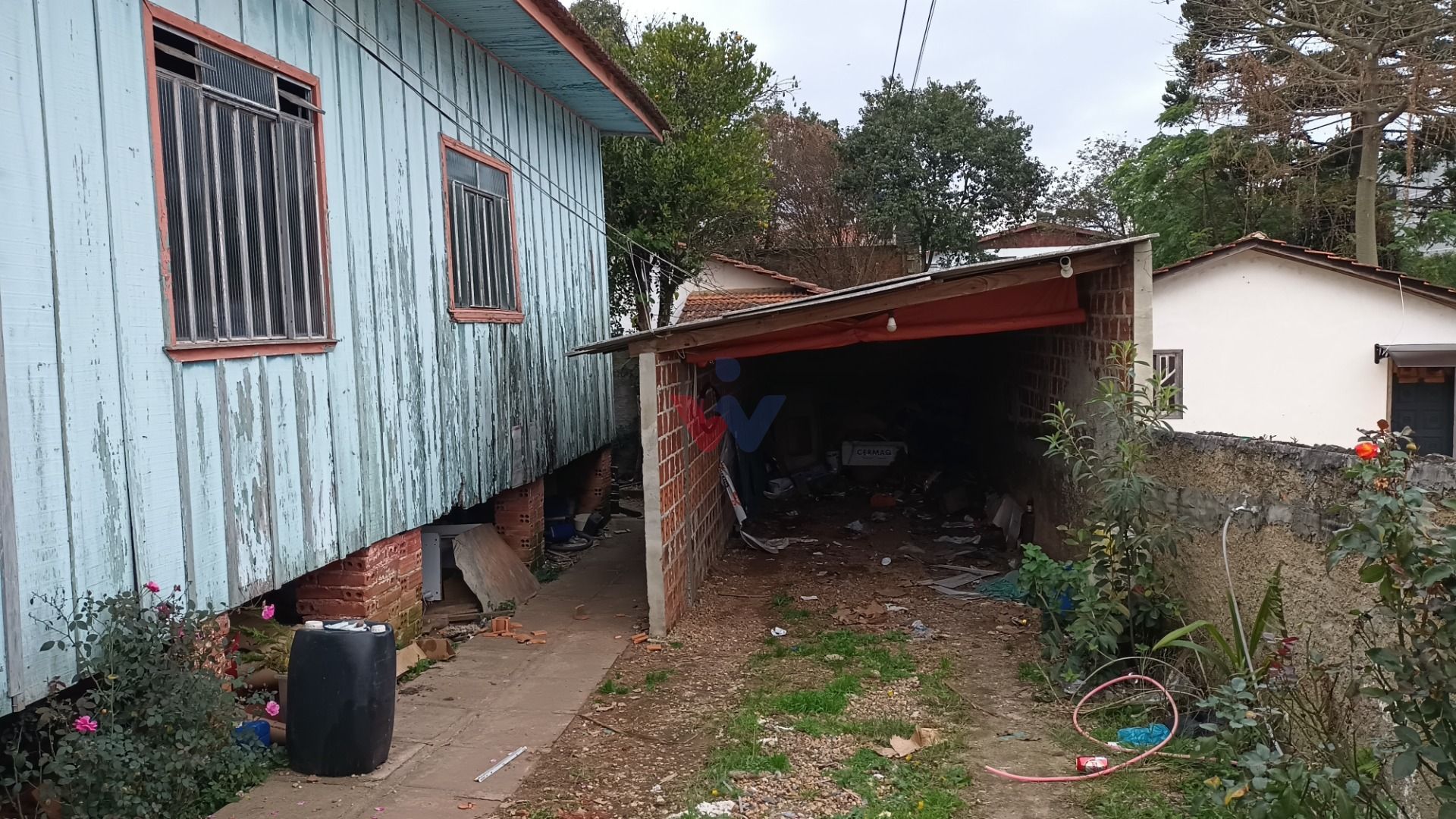 Terreno Comercial com Casa à Venda na Rodovia do Xisto, Alto P...