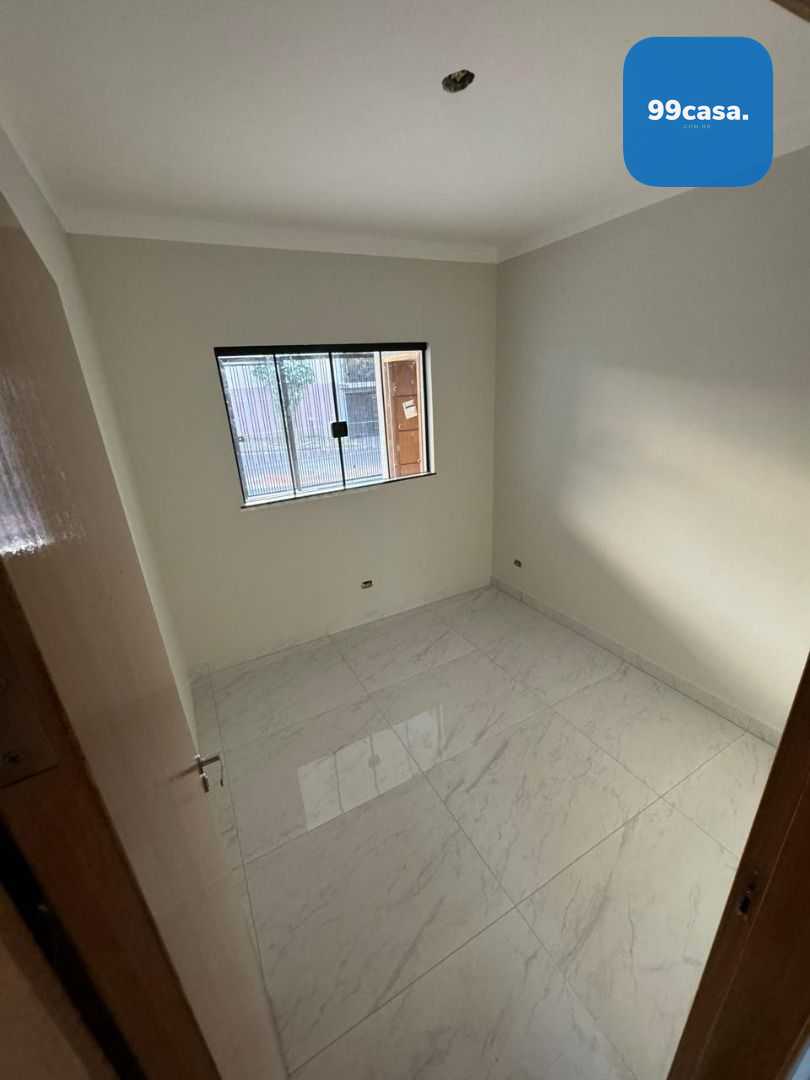 Casa à Venda no Jardim Tropical - 2 Dormitórios, Garagem e Loc...