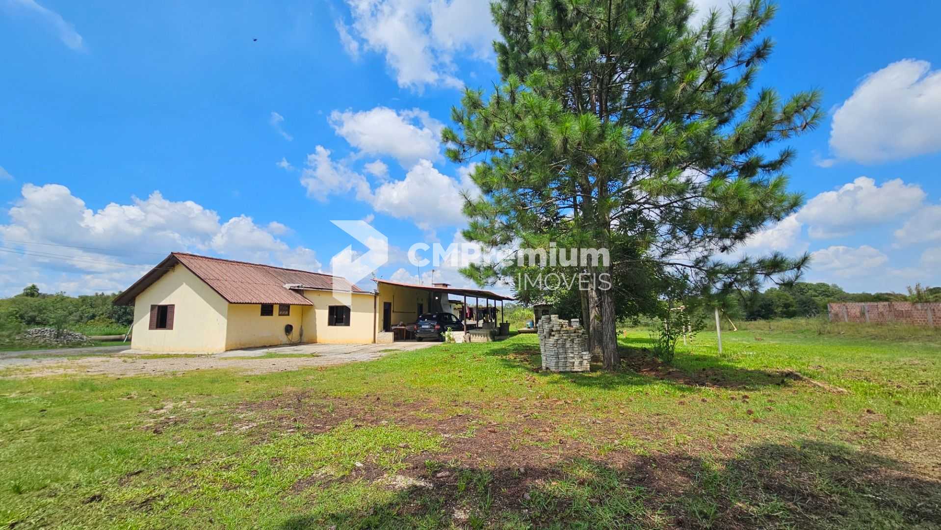 Área rural e urbana a 3 km do centro de Araucária com casa de ...