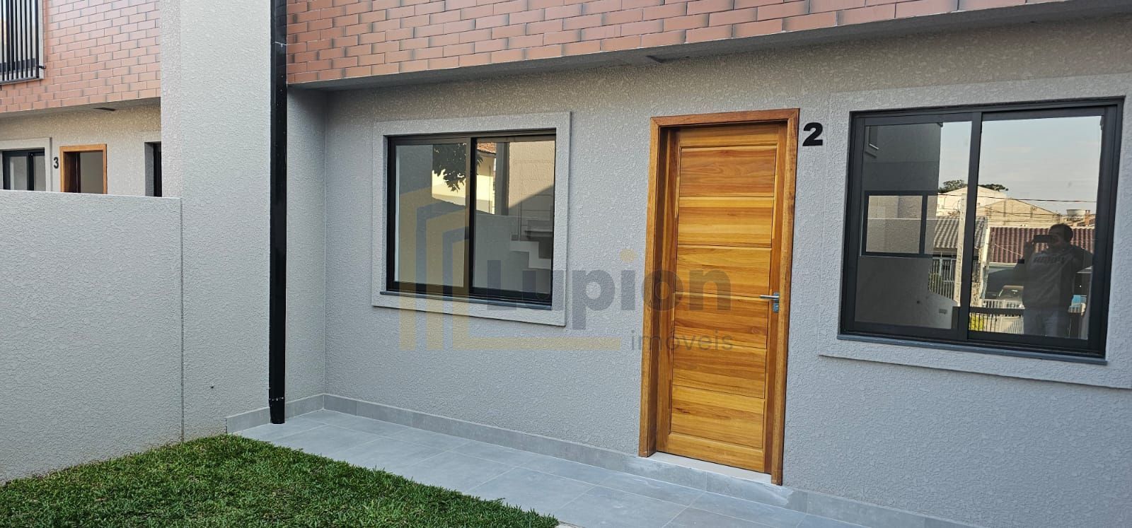 Sobrado à Venda no Santa Cândida  3 Quartos, Suíte e 2 Vagas