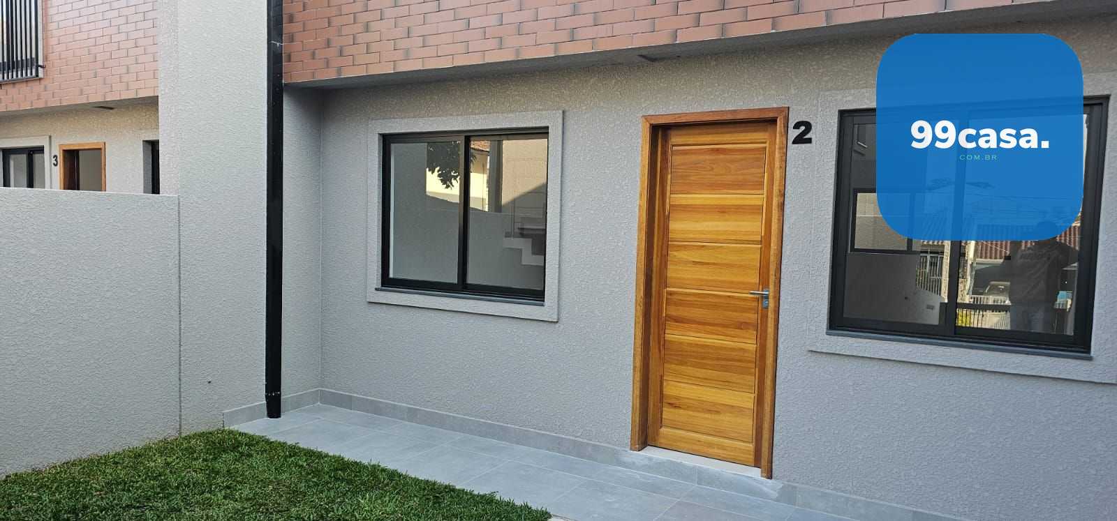 Sobrado à Venda no Santa Cândida  3 Quartos, Suíte e 2 Vagas