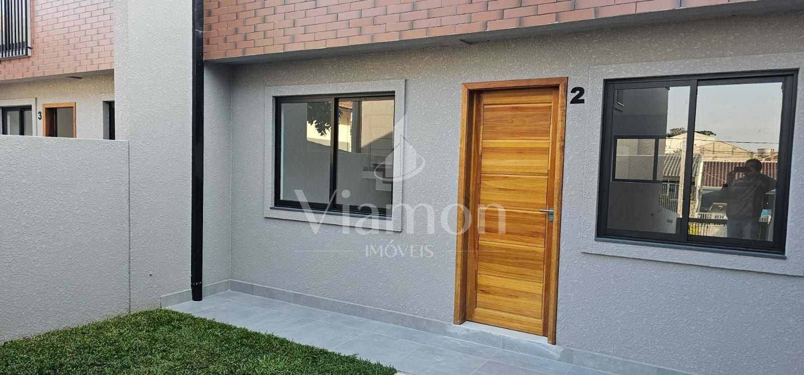 Sobrado à Venda no Santa Cândida  3 Quartos, Suíte e 2 Vagas