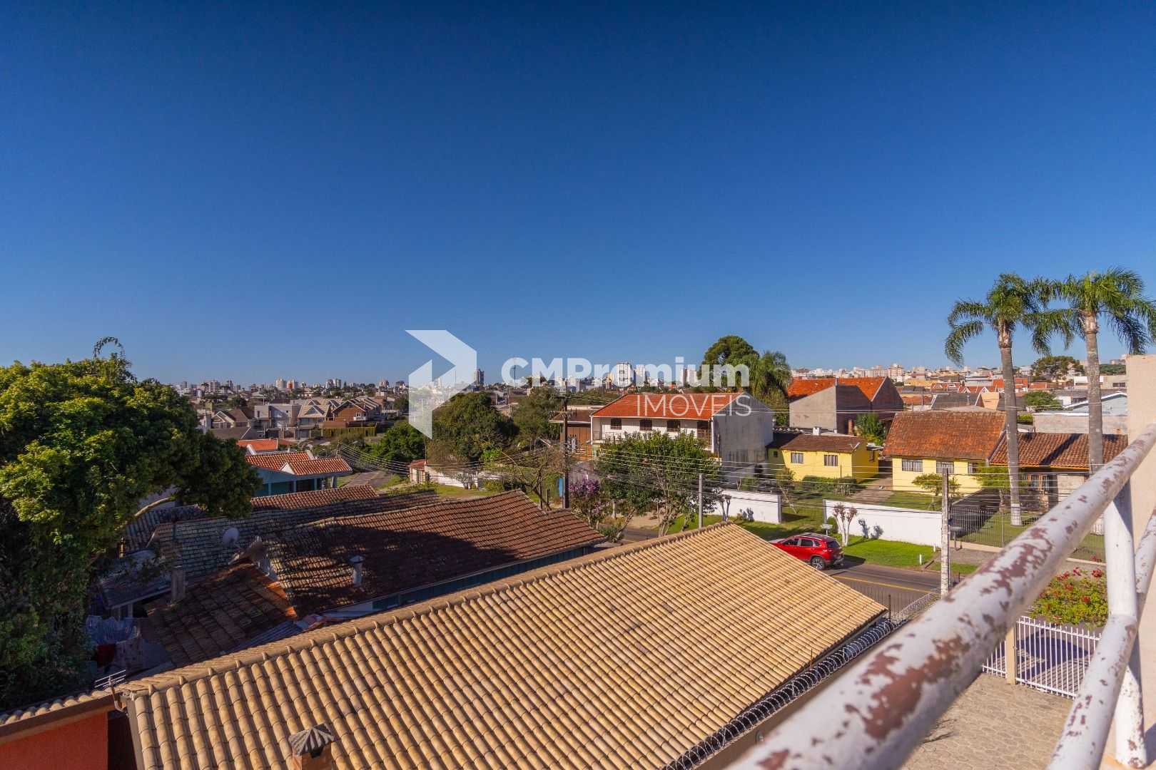 Sobrado Triplex 129m  em Condomínio Fechado no Portão  Seguran...