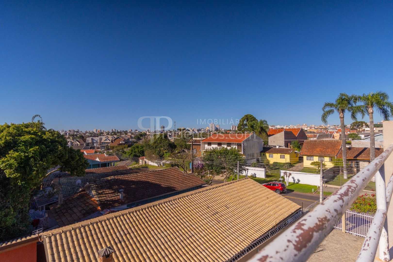 Sobrado Triplex 129m  em Condomínio Fechado no Portão  Seguran...