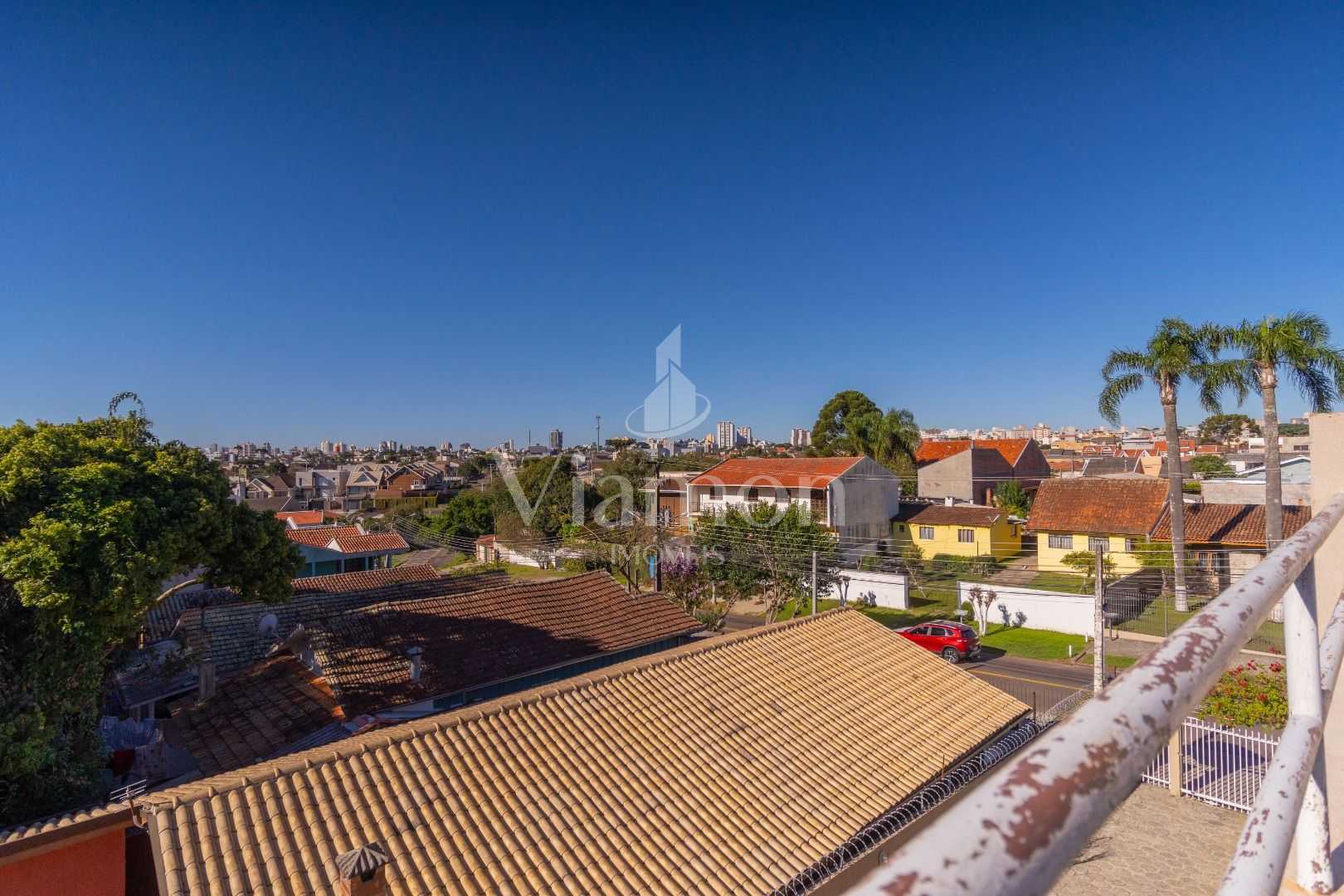 Sobrado Triplex 129m  em Condomínio Fechado no Portão  Seguran...