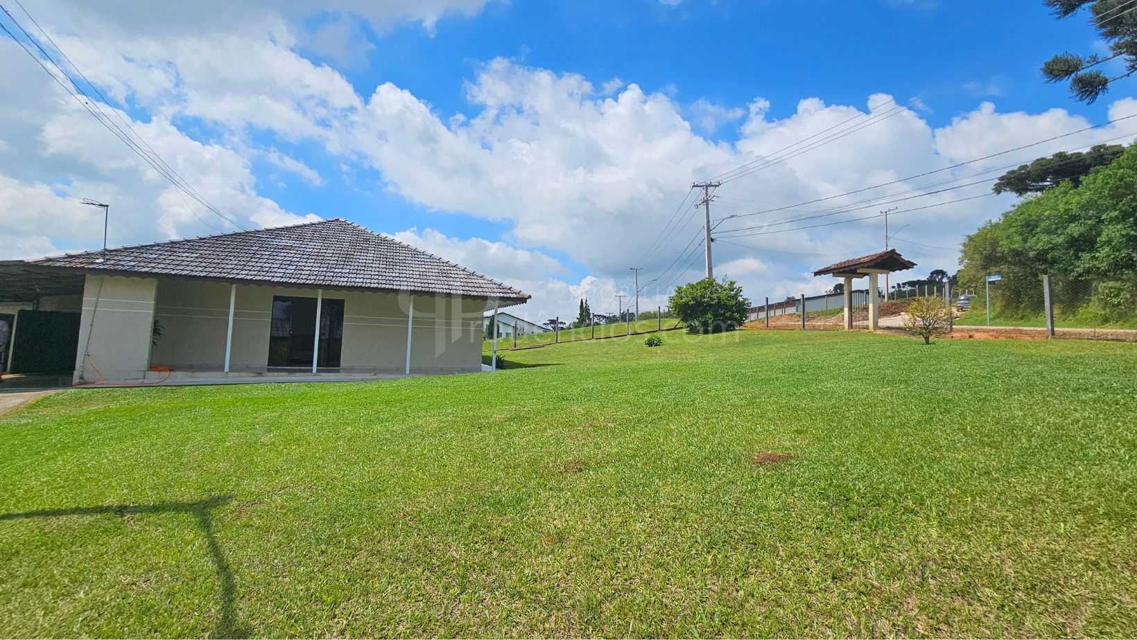 Viva no campo a 7km do centro  Chácara com casa, riacho e tanq...