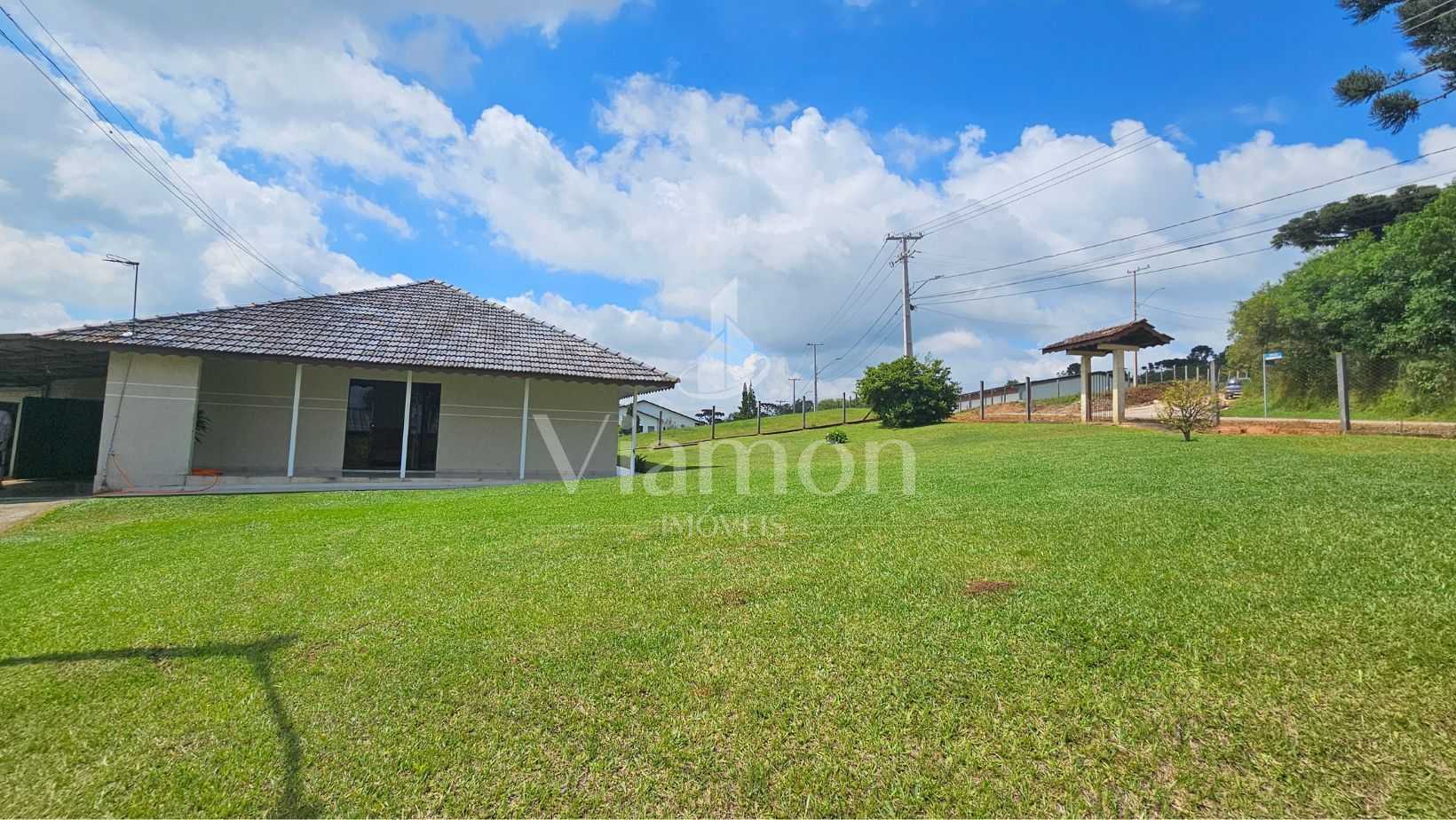 Viva no campo a 7km do centro  Chácara com casa, riacho e tanq...