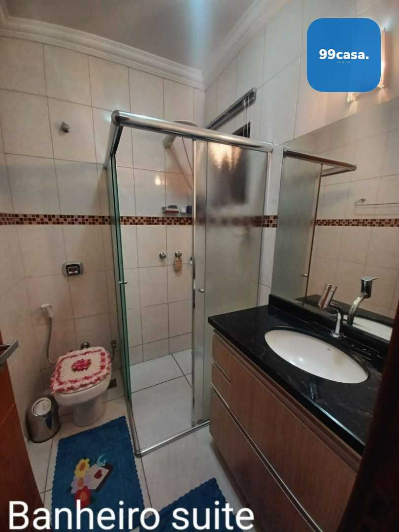 Casa com 3 Dormitórios e Área Gourmet à Venda no Jardim Monte ...