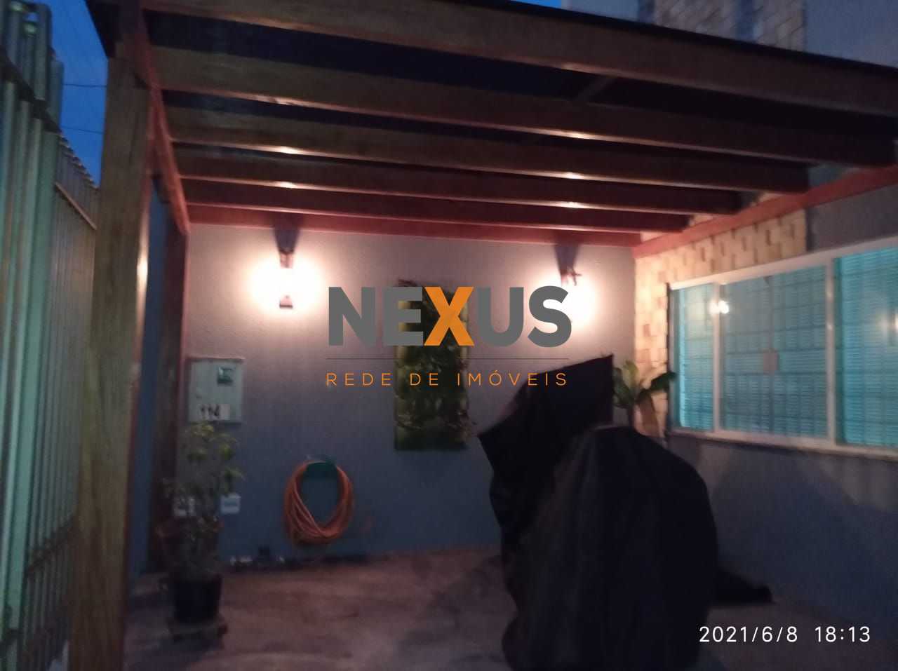 Sobrado com Piscina e 3 Quartos no Jardim Fregadolli  Maringá PR