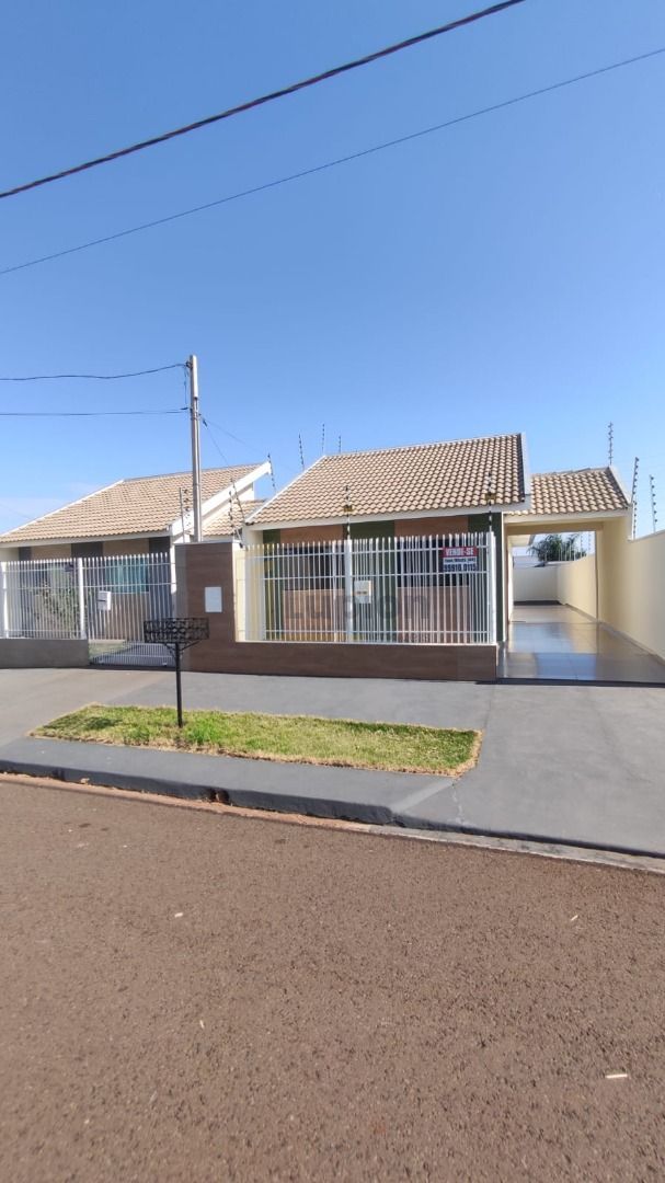 Linda Casa à Venda em Maringá  3 Quartos, Amplo Quintal e Gara...