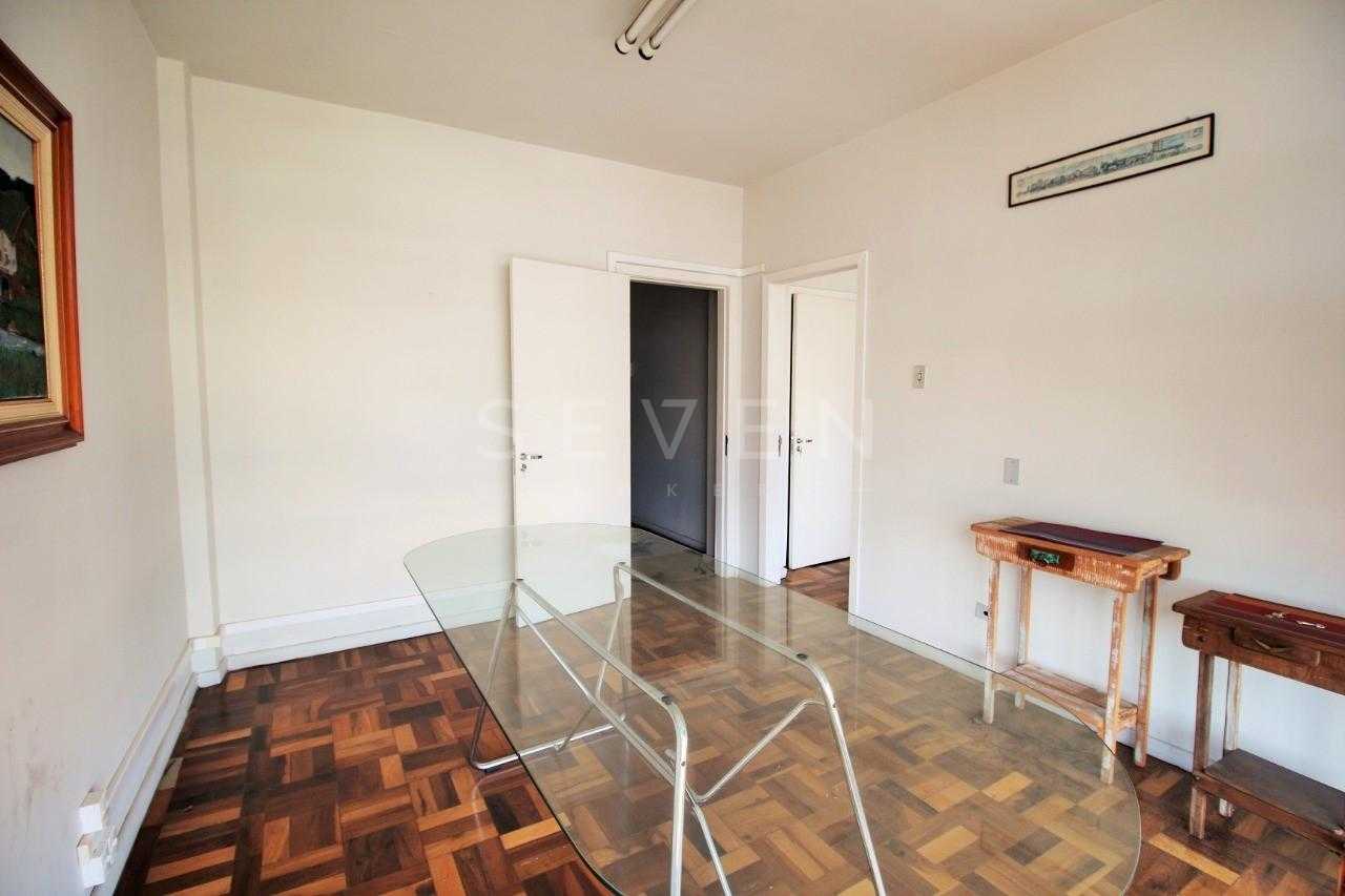 Conjunto Comercial Mobiliado no Centro de Curitiba  Frente Rua...