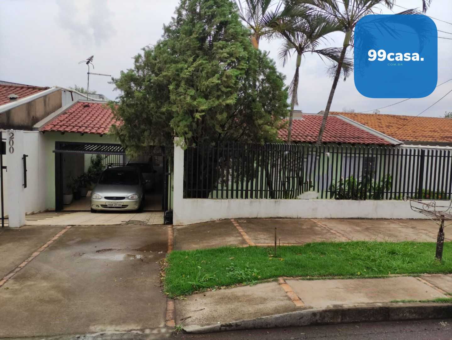Casa Espaçosa de 3 Dormitórios à Venda no Sol Nascente  Confor...