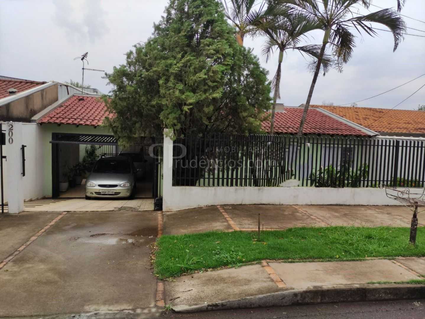 Casa Espaçosa de 3 Dormitórios à Venda no Sol Nascente  Confor...