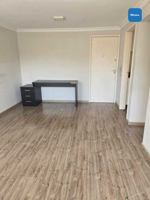 Apartamento de 59m² Semimobiliado com 3 Quartos e Garagem Cobe...