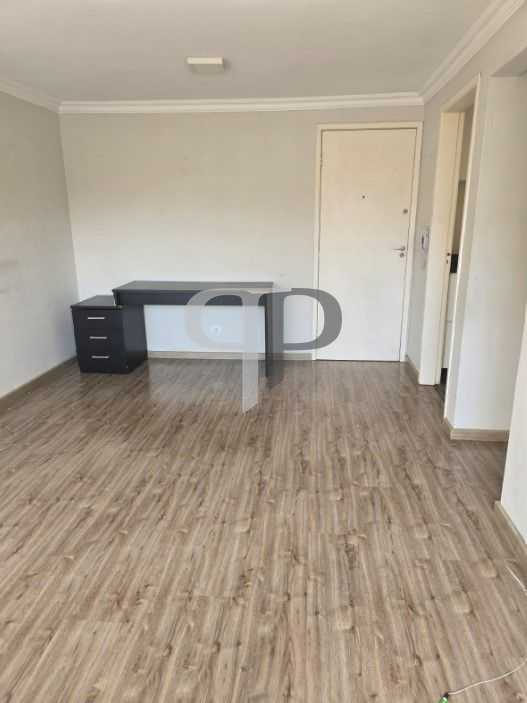 Apartamento de 59m² Semimobiliado com 3 Quartos e Garagem Cobe...