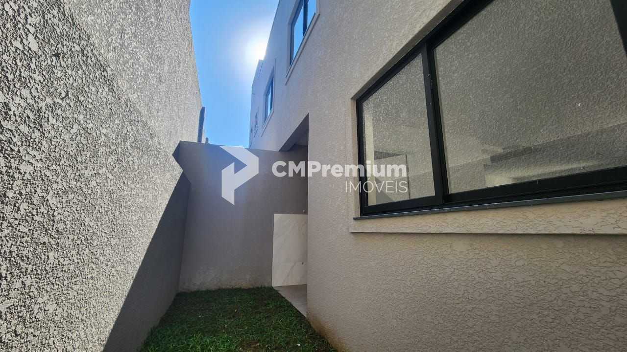 Sobrado à Venda no Santa Cândida  3 Quartos, Suíte e 2 Vagas