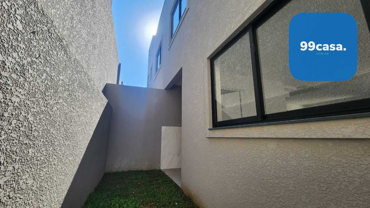 Sobrado à Venda no Santa Cândida  3 Quartos, Suíte e 2 Vagas
