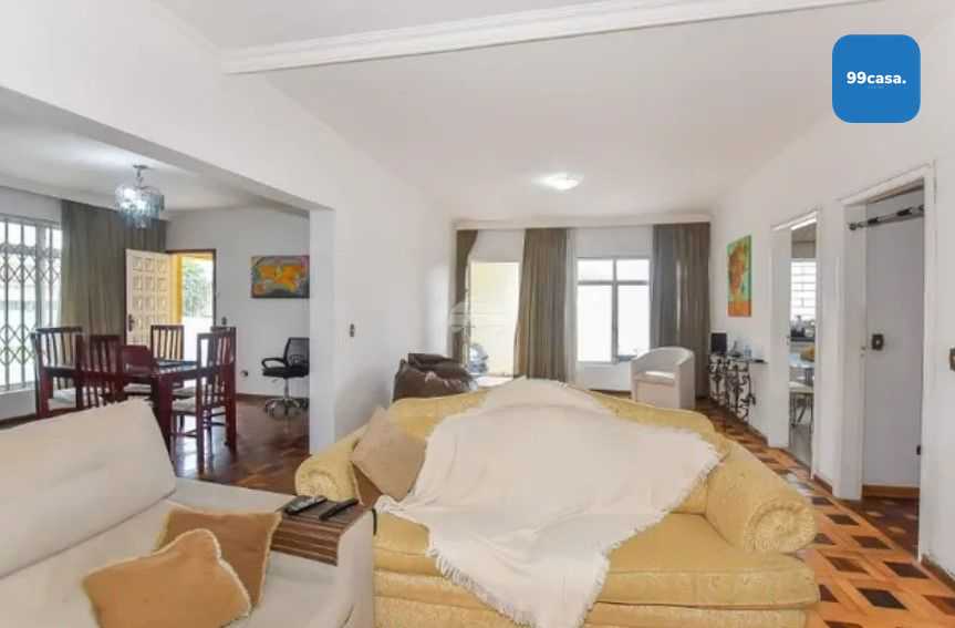Casa espaçosa à venda no Parolin com 4 quartos, edícula e vaga...
