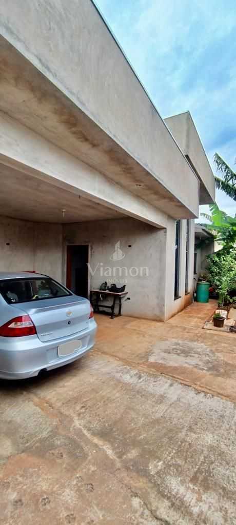 Casa espaçosa com 3 quartos, área gourmet e quintal amplo