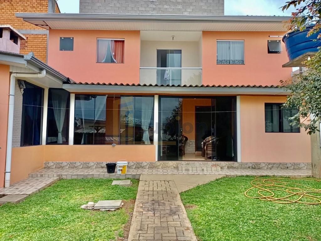 Imóvel com Duas Casas e Sobrado. Espaço, Conforto e Variedade ...