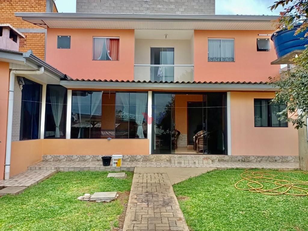 Imóvel com Duas Casas e Sobrado. Espaço, Conforto e Variedade ...