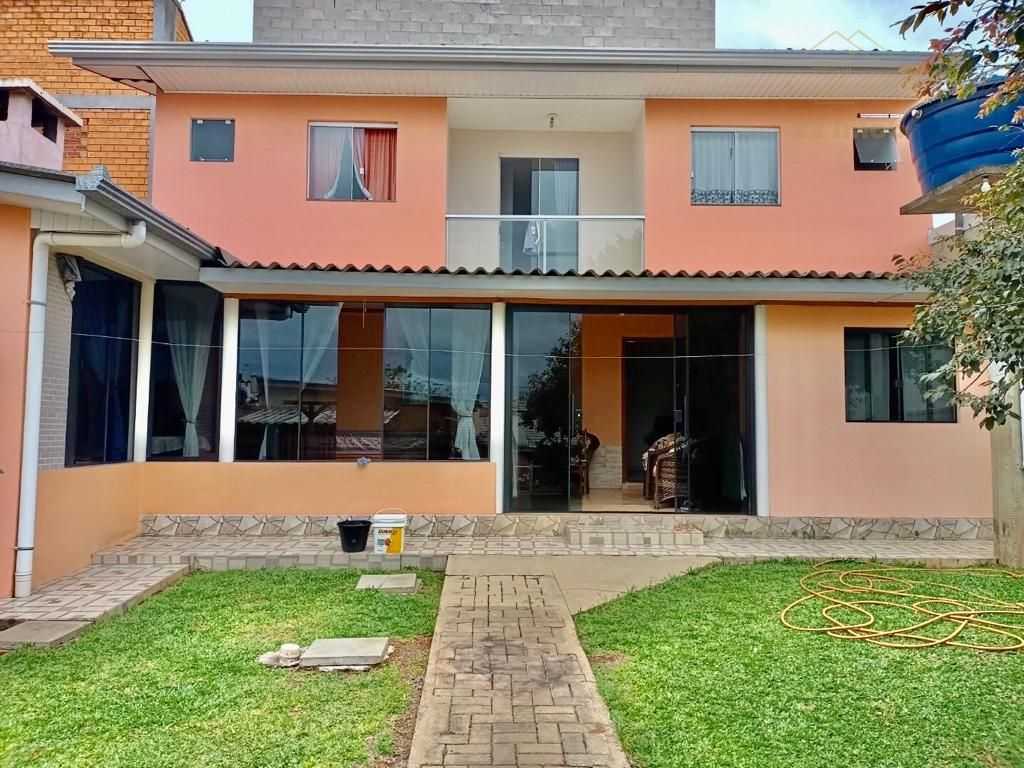 Imóvel com Duas Casas e Sobrado. Espaço, Conforto e Variedade ...