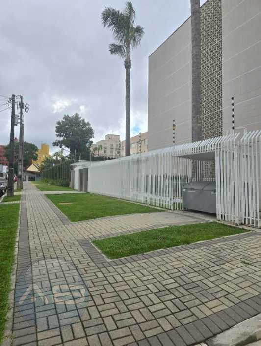 Apartamento ensolarado no Portão com 3 quartos, garagem cobert...