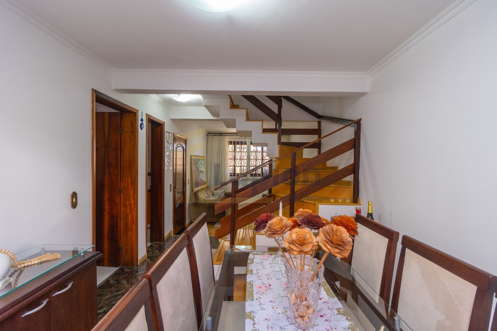 Sobrado Triplex 129m  em Condomínio Fechado no Portão  Seguran...