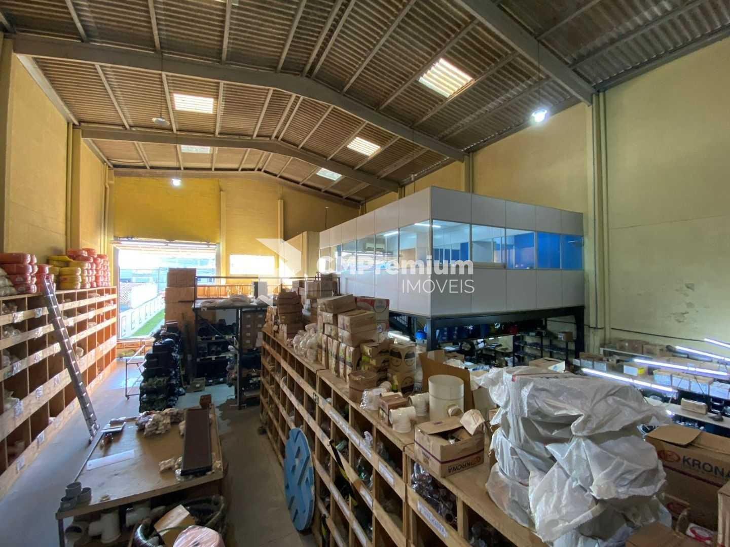 Barracão no Boqueirão com Locatário Ativo  Renda Garantida e I...