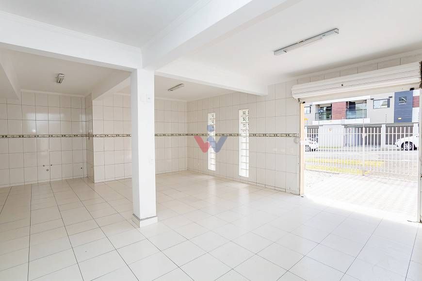 Sobrado com Loja à Venda em Curitiba, More e Empreenda no Mesm...