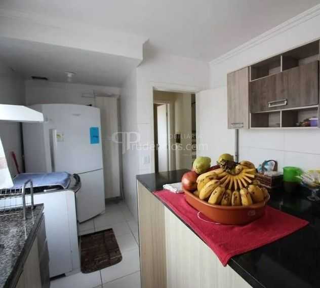 Sobrado 3 Quartos  1 Suíte  em Condomínio Fechado na Av. Kenne...