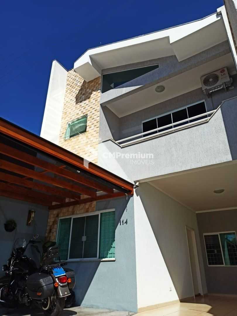 Sobrado com Piscina e 3 Quartos no Jardim Fregadolli  Maringá PR