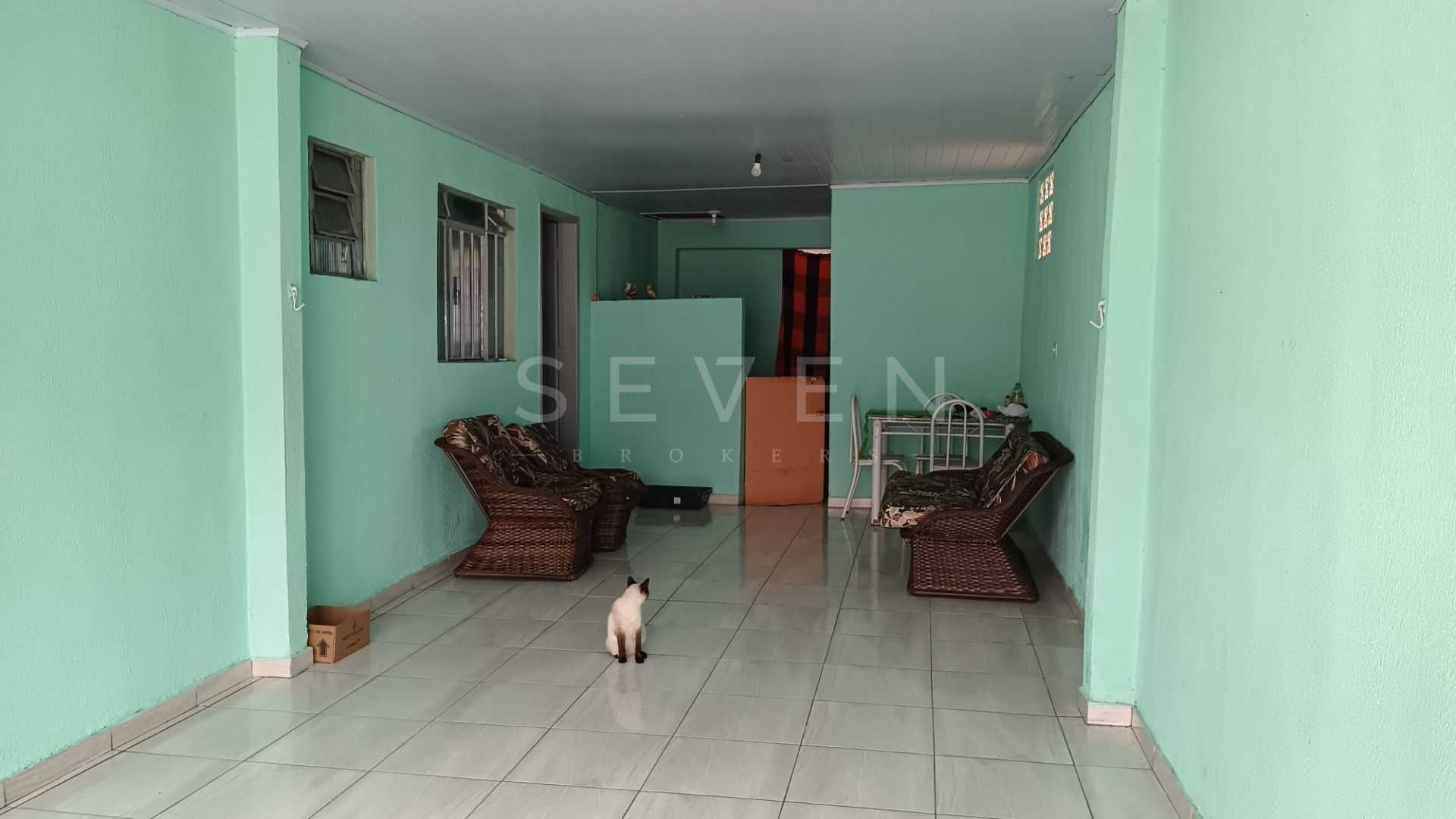 Oportunidade Única  Terreno com Casa Principal e 4 Casas nos F...
