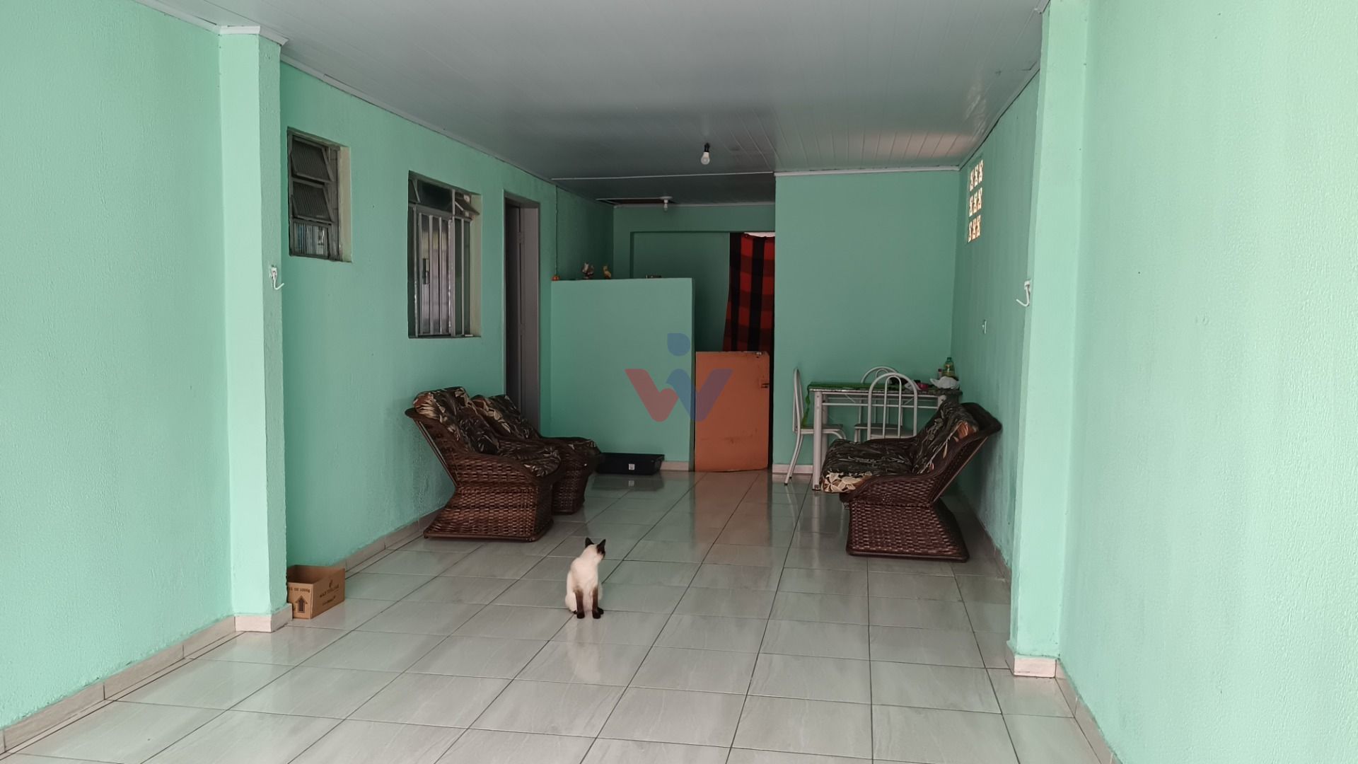 Oportunidade Única  Terreno com Casa Principal e 4 Casas nos F...