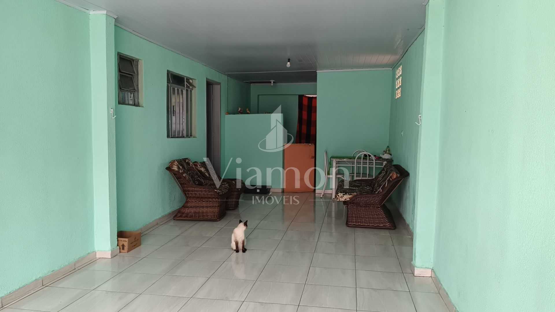 Oportunidade Única  Terreno com Casa Principal e 4 Casas nos F...