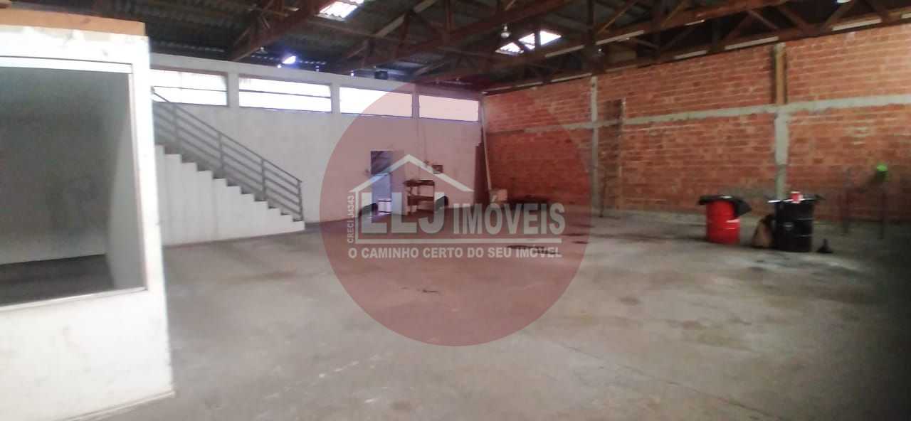 Barracão Comercial à Venda com 600 m  Próximo ao Contorno Sul BR-376