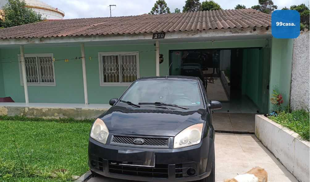 Oportunidade Única  Terreno com Casa Principal e 4 Casas nos F...