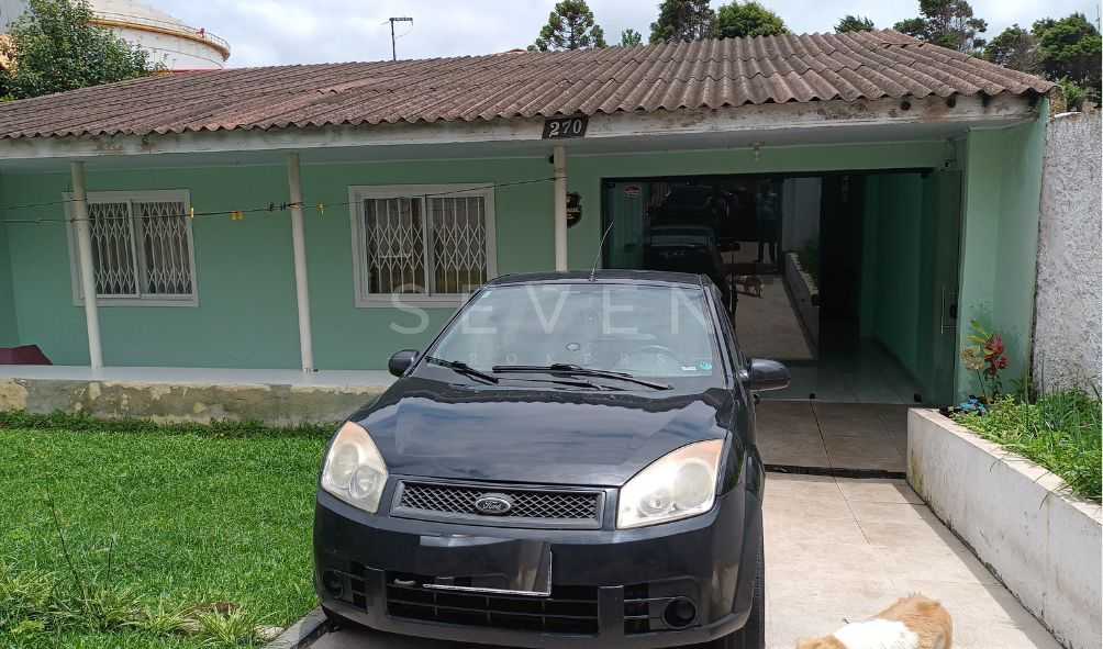 Oportunidade Única  Terreno com Casa Principal e 4 Casas nos F...