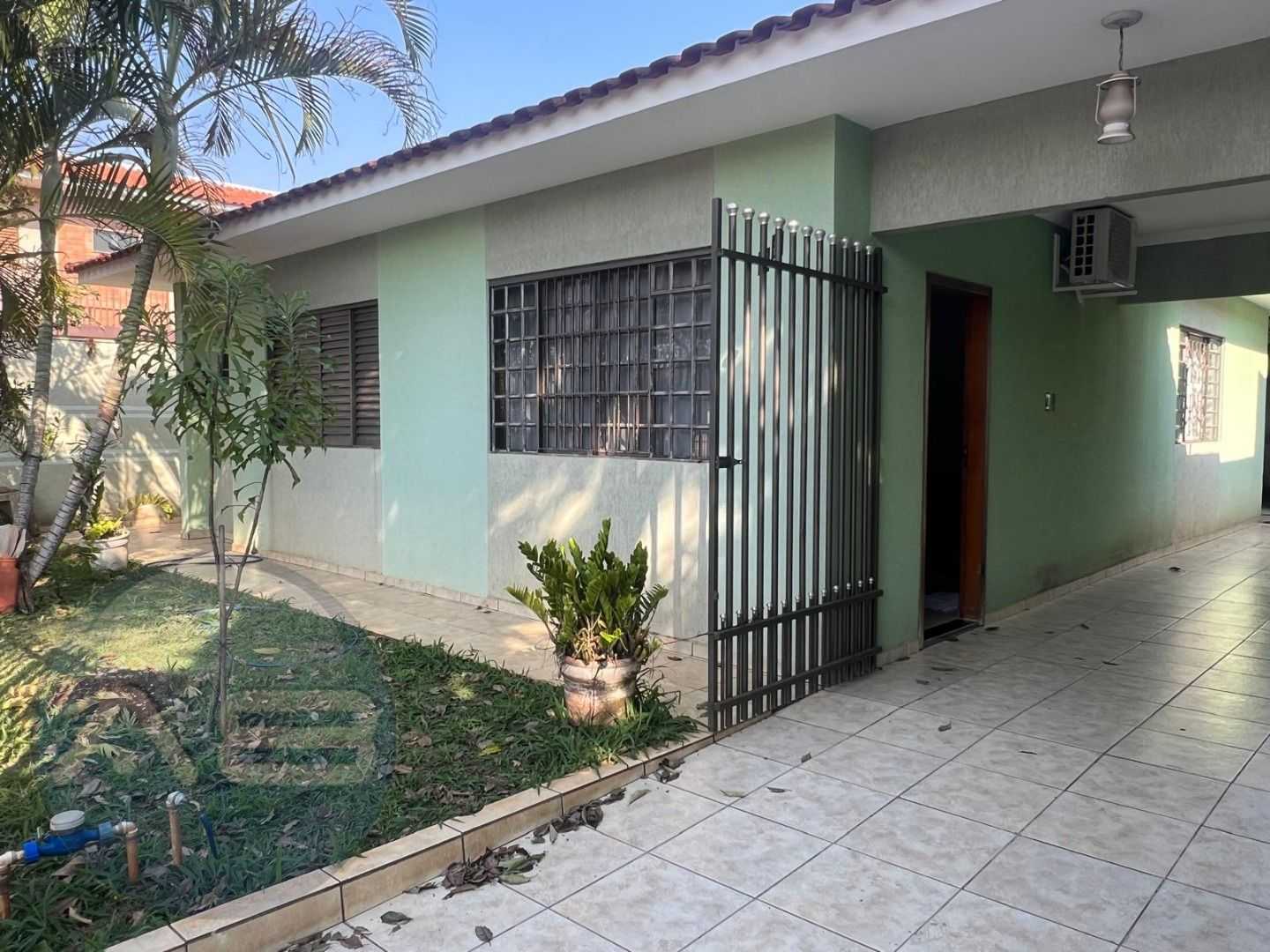 Casa Espa?osa com Ed?cula Vers?til ? Venda no Parque Residenci...