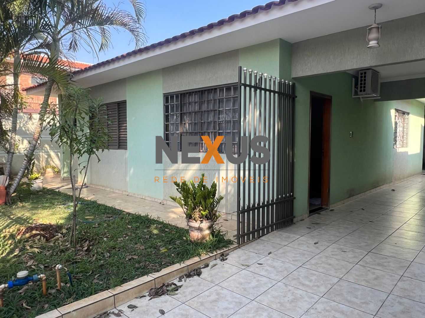 Casa Espaçosa com Edícula Versátil à Venda no Parque Residenci...