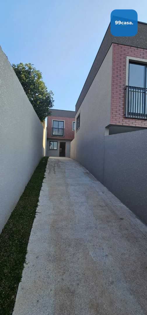 Sobrado à Venda no Santa Cândida  3 Quartos, Suíte e 2 Vagas