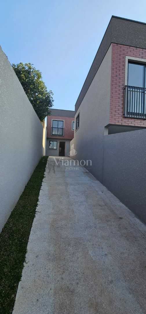 Sobrado à Venda no Santa Cândida  3 Quartos, Suíte e 2 Vagas