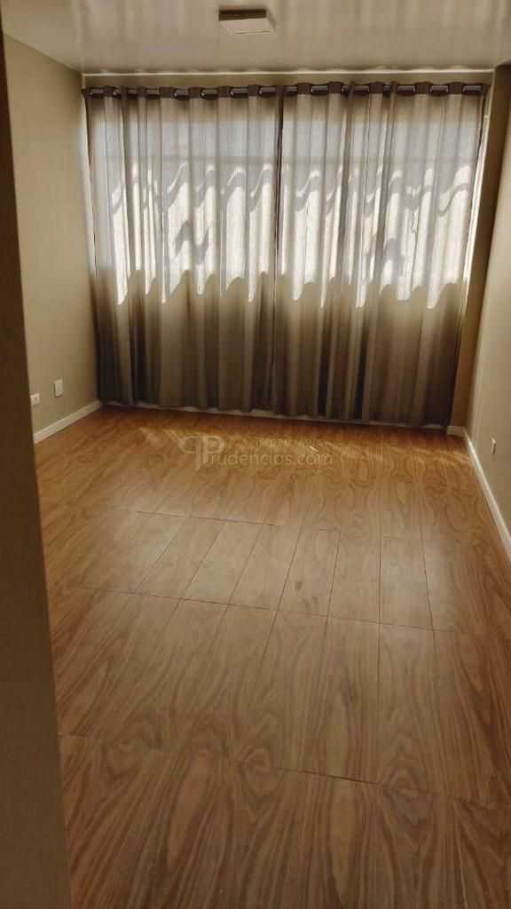 Sala Comercial Exclusiva no Centro Comercial João Bettega  Loc...