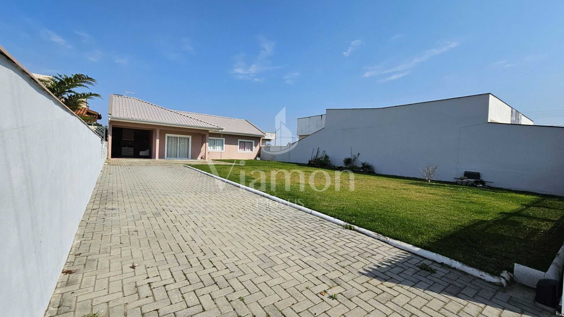 Ótima Casa na Praia do Ervino  4 Quartos, Piscina e Churrasque...