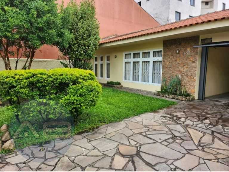 Linda Casa de 300m  com Edícula e Salão de Festas  Excelente L...