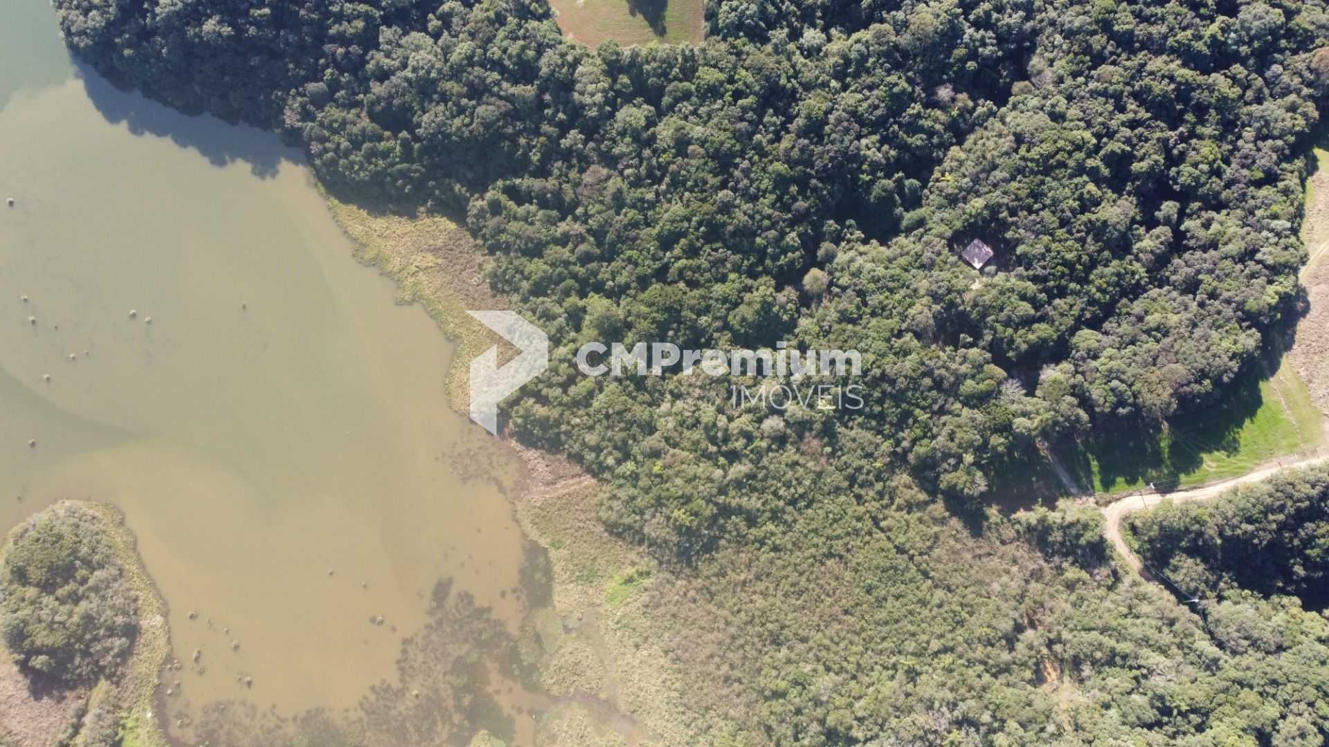 Chácara em Araucária com nascente, represa e natureza exuberan...