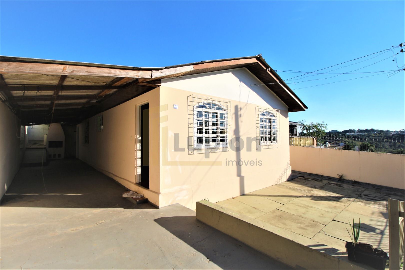 Terreno com 2 Casas à Venda em Colombo, Espaço, Conforto e Óti...