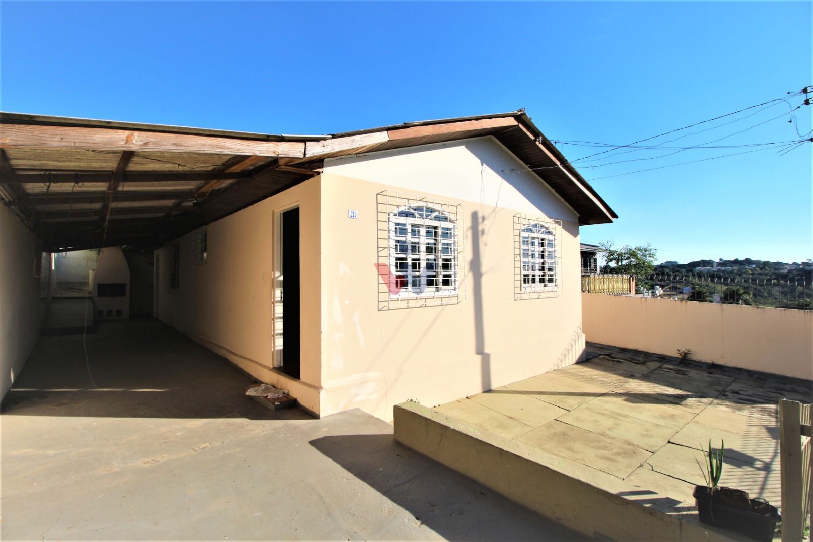 Terreno com 2 Casas à Venda em Colombo, Espaço, Conforto e Óti...