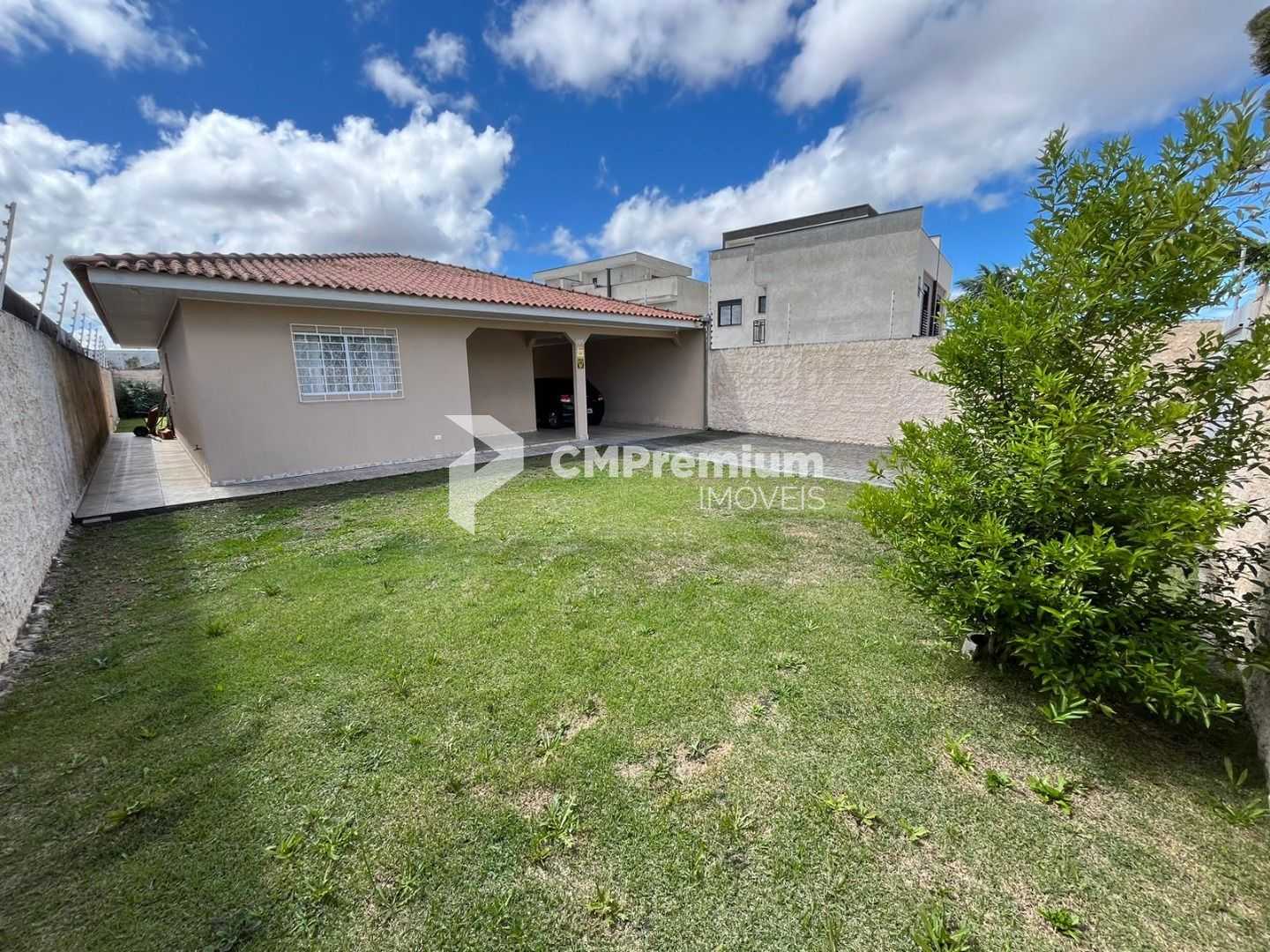 Magnífica Casa à Venda no Uberaba, Curitiba  Conforto, Espaço ...