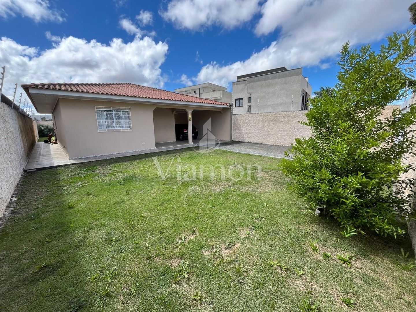 Magnífica Casa à Venda no Uberaba, Curitiba  Conforto, Espaço ...